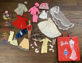 Vintage Swirl Ponytail Barbie With Case,  Stand,  And Accessories 2
