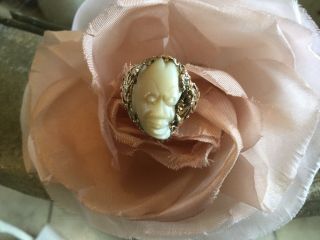 Vintage Estate Sterling Silver Ring With Carved Mother Of Pearl Skull Size 6