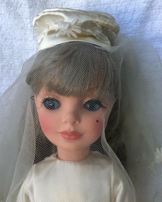 Vintage Simona Furga Alta Moda Bride Doll Long Eyelashes Champagne Hair Italy 2