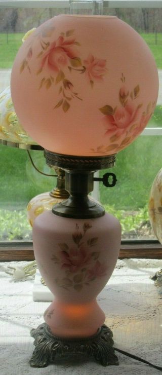 Vintage Gwtw Pink Frosted Table Lamp 22 1/2 " H X 8 1/2 " W Hp Pink Roses 2 - Way