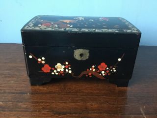 Chinese Vintage Black Lacquer and Mother of Pearl Jewellery Box 2
