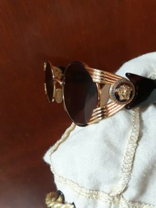 Gianni Versace Vintage S65 Brown Gold Oval Medusa Head Sunglasses Unisex Large