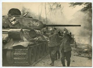 Wwii Press Photo: Surrendering German Military In Berlin,  Russian T - 34 Tank