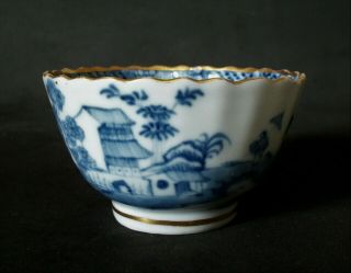 Very Good Chinese 18th C Qianlong Blue And White Plantation Tea Bowl Cup Vase