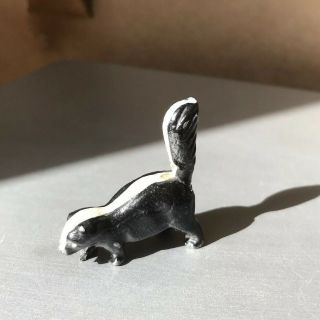 Vintage Miniature Cast Iron Skunk Figurine - Paint 5