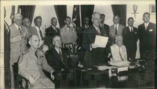 1945 Press Photo Washington D.  C.  President Harry S.  Truman With Cabinet Members