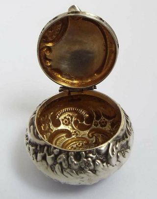 Lovely Decorative English Antique Victorian 1897 Solid Sterling Silver Pill Box