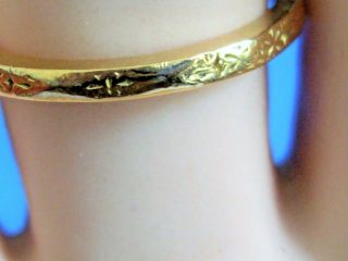 Vintage 22ct Solid Yellow Gold Wedding Band Ring With Pretty Floral Design