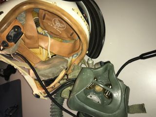 Vintage USAF Flight Helmet with MS2201 Oxygen Mask 6