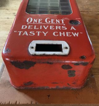VINTAGE PULVER CHEWING GUM ONE CENT VENDING MACHINE RED ENAMEL WITH BLUE COP NR 12