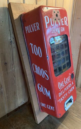 VINTAGE PULVER CHEWING GUM ONE CENT VENDING MACHINE RED ENAMEL WITH BLUE COP NR 8