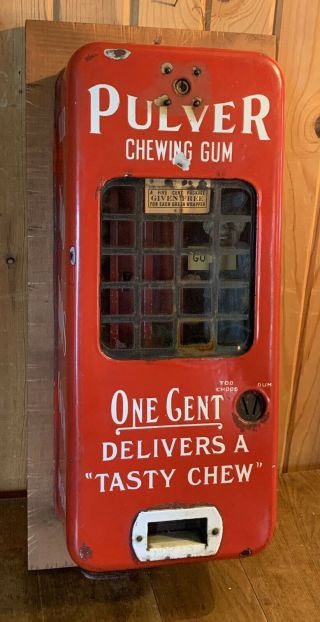 VINTAGE PULVER CHEWING GUM ONE CENT VENDING MACHINE RED ENAMEL WITH BLUE COP NR 9