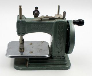 VINTAGE 1950s BETSY ROSS TOY SEWING MACHINE & 30 - 40s MARX DIAL TYPEWRITER 5359 3