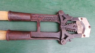 Vintage Cast Iron Wooden Handles Cattle Dehorner Tool McKENNA 1907 TORONTO No 2 3