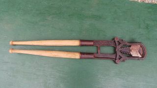 Vintage Cast Iron Wooden Handles Cattle Dehorner Tool McKENNA 1907 TORONTO No 2 6