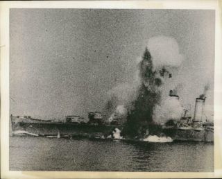 Wwii Uss Savannah Hit By German Radio - Controlled Bomb Off Salerno Press Photo