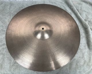 A Zildjian Vintage 1960s 22 " Ride Cymbal.  2945 Grams.  1 3/16 " Stamp.  Great Cond.