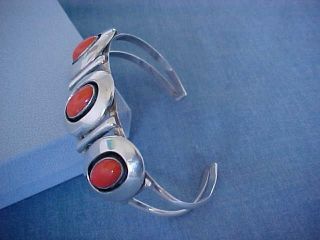 VINTAGE NAVAJO STERLING & CORAL CUFF BRACELET HAND MADE SIGNED MEXICO 1963 2