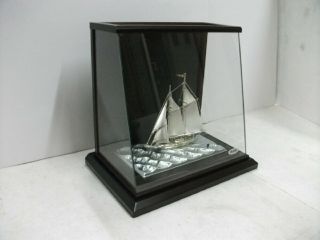 The sailboat of Pure silver of Japan.  2masts.  34g/ 1.  20oz.  Japanese antique 2