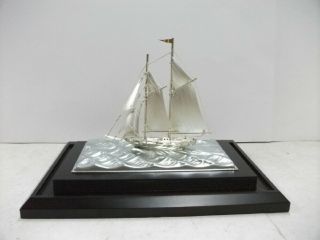 The sailboat of Pure silver of Japan.  2masts.  34g/ 1.  20oz.  Japanese antique 4