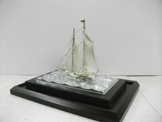 The sailboat of Pure silver of Japan.  2masts.  34g/ 1.  20oz.  Japanese antique 7
