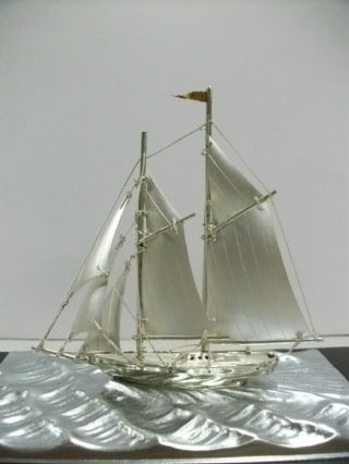 The sailboat of Pure silver of Japan.  2masts.  34g/ 1.  20oz.  Japanese antique 8