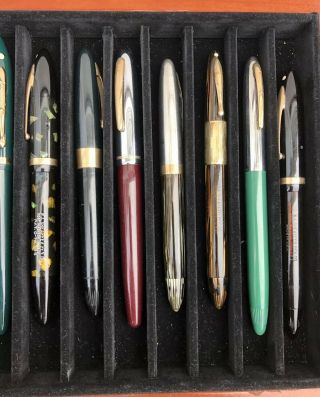 Thirty (30) Vintage/Semi - Modern Sheaffer and Parker Fountain Pens 10