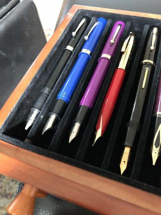 Thirty (30) Vintage/Semi - Modern Sheaffer and Parker Fountain Pens 3