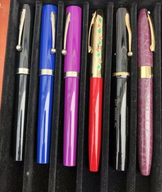 Thirty (30) Vintage/Semi - Modern Sheaffer and Parker Fountain Pens 7