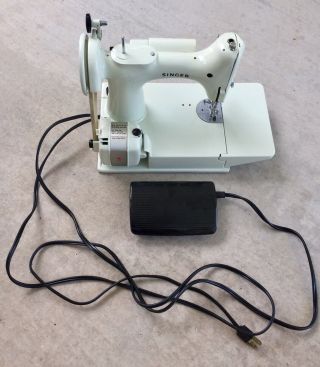 Vintage Singer Featherweight White 221K Sewing Machine w Case & Pedal Immaculate 2