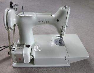 Vintage Singer Featherweight White 221K Sewing Machine w Case & Pedal Immaculate 6