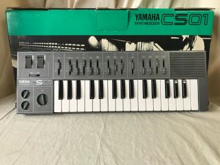 Yamaha CS01 vintage analog monophonic synthesizer w/ box 2