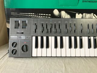 Yamaha CS01 vintage analog monophonic synthesizer w/ box 3