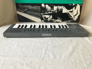 Yamaha CS01 vintage analog monophonic synthesizer w/ box 9