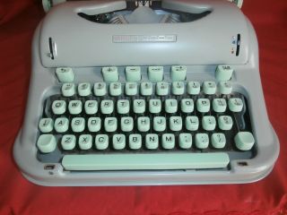 Vintage Hermes 3000 Portable Pica Typewriter With Case Switzerland 2