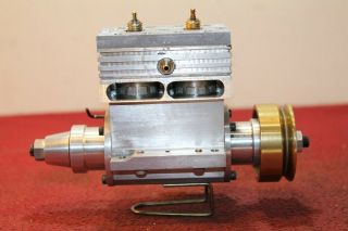 RARE MCCOY 1.  20 60 TWIN (SORRELL) MODEL AIRPLANE BOAT TETHER CAR ENGINE 2