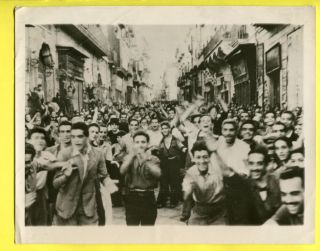 1943 Italians Cheer Allied Troops At Torre D 