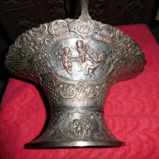 ANTIQUE SILVER PLATED VICTORIAN WEDDING BRIDE ' S BASKET CHERUB RESPOUSSE 3