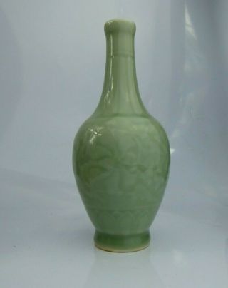 Chinese Fine Quality Longquan Celadon Bottle Vase Floral Design Qing / Republic 7