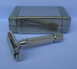 Great Vintage Gillette Aristocrat No 16 One Piece Safety Razor In Case