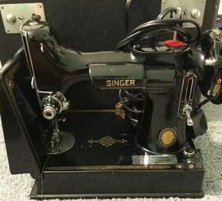 Singer 221 Featherweight Vintage Sewing Machine W/ Case And Accessories