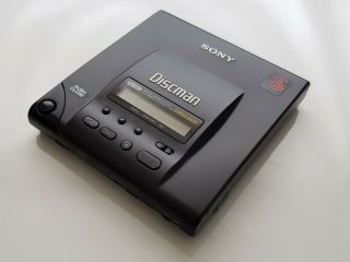 Stunning And Vintage Sony Discman Personal / Portable Cd Player D - 303