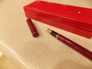 Vintage Sheaffer Burgundy Connaisseur Fountain Pen 18K Gold NIB w/Case 8