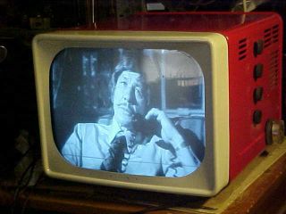 RETRO VINTAGE TV GE PORTABLE 2 TONE RED / WHITE 1955 3