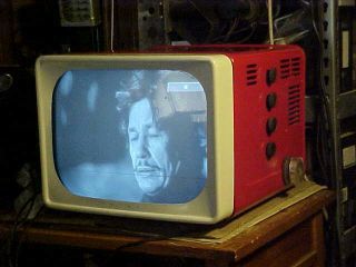 RETRO VINTAGE TV GE PORTABLE 2 TONE RED / WHITE 1955 5
