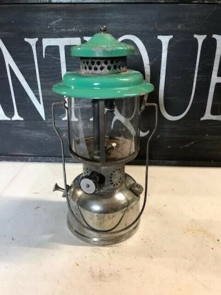 Vintage Coleman Canadian 220b Lantern