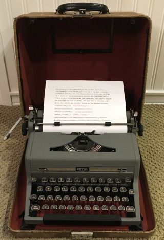 Vtg Rare 1949 Royal Quiet De Luxe Gray Crinkle Portable Typewriter W/ Case Elite