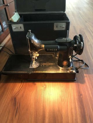 Portable Singer 221 - 1 Featherweight Electric Sewing Machine W/case Vintage