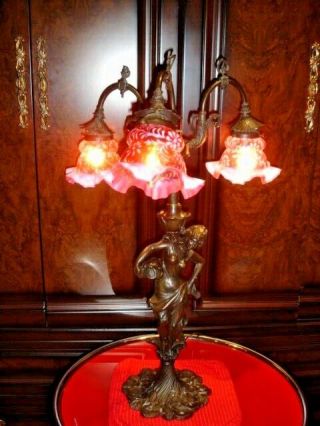 Fenton Rare Lady Figurine Lamp With 3 Cranberry Daisy & Fern Opalescent Glass Sh