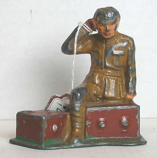 Vintage Dimestore Figures - Barclay 951 Soldier Wireless Operator (b147)